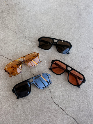 SQUARE AVIATORS
