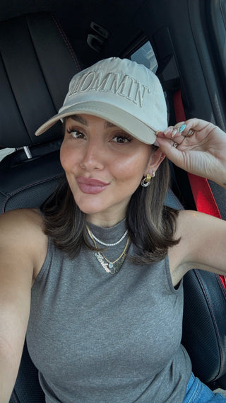 MOMMIN' TRUCKER HATS