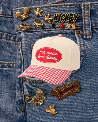 HOT MOMS LOVE DISNEY *PREORDER*
