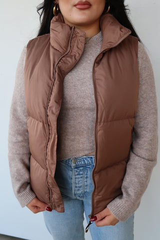 ESSENTIAL PUFFER VEST