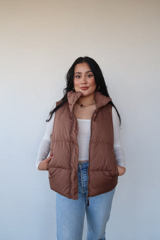 ESSENTIAL PUFFER VEST